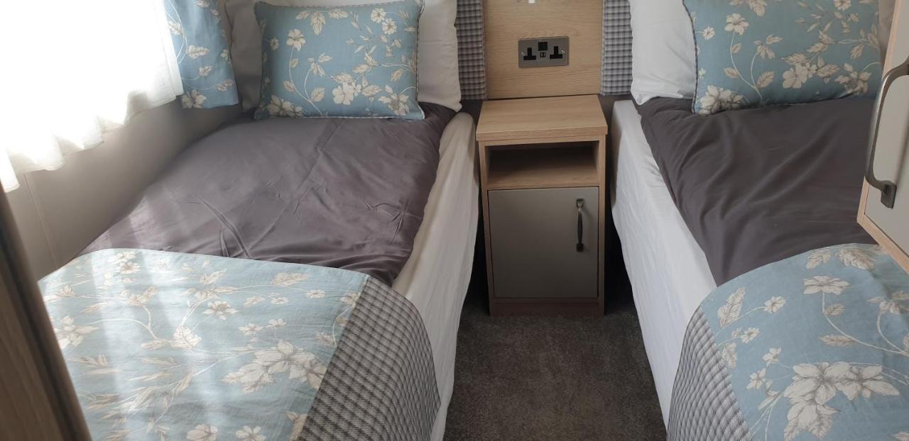 Caravan In The Cotswolds Villa Cirencester Exterior photo