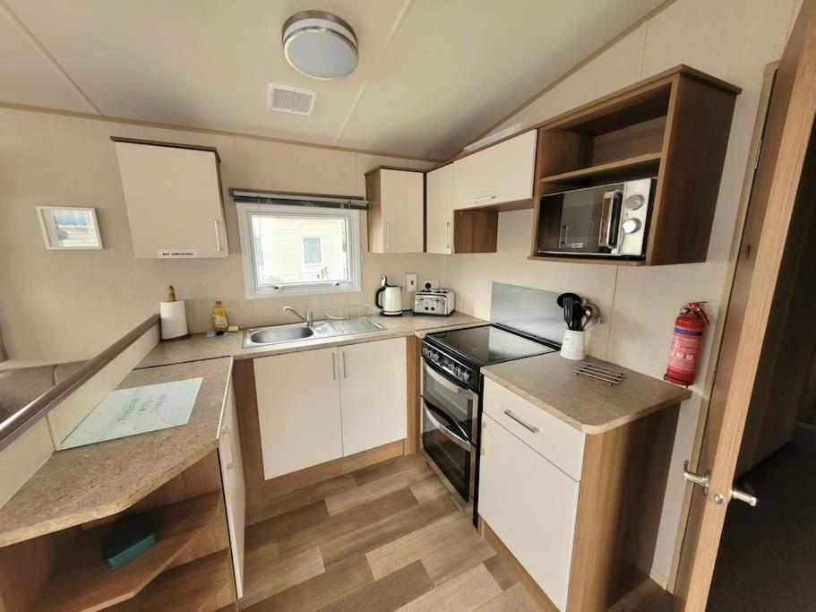 Caravan In The Cotswolds Villa Cirencester Exterior photo