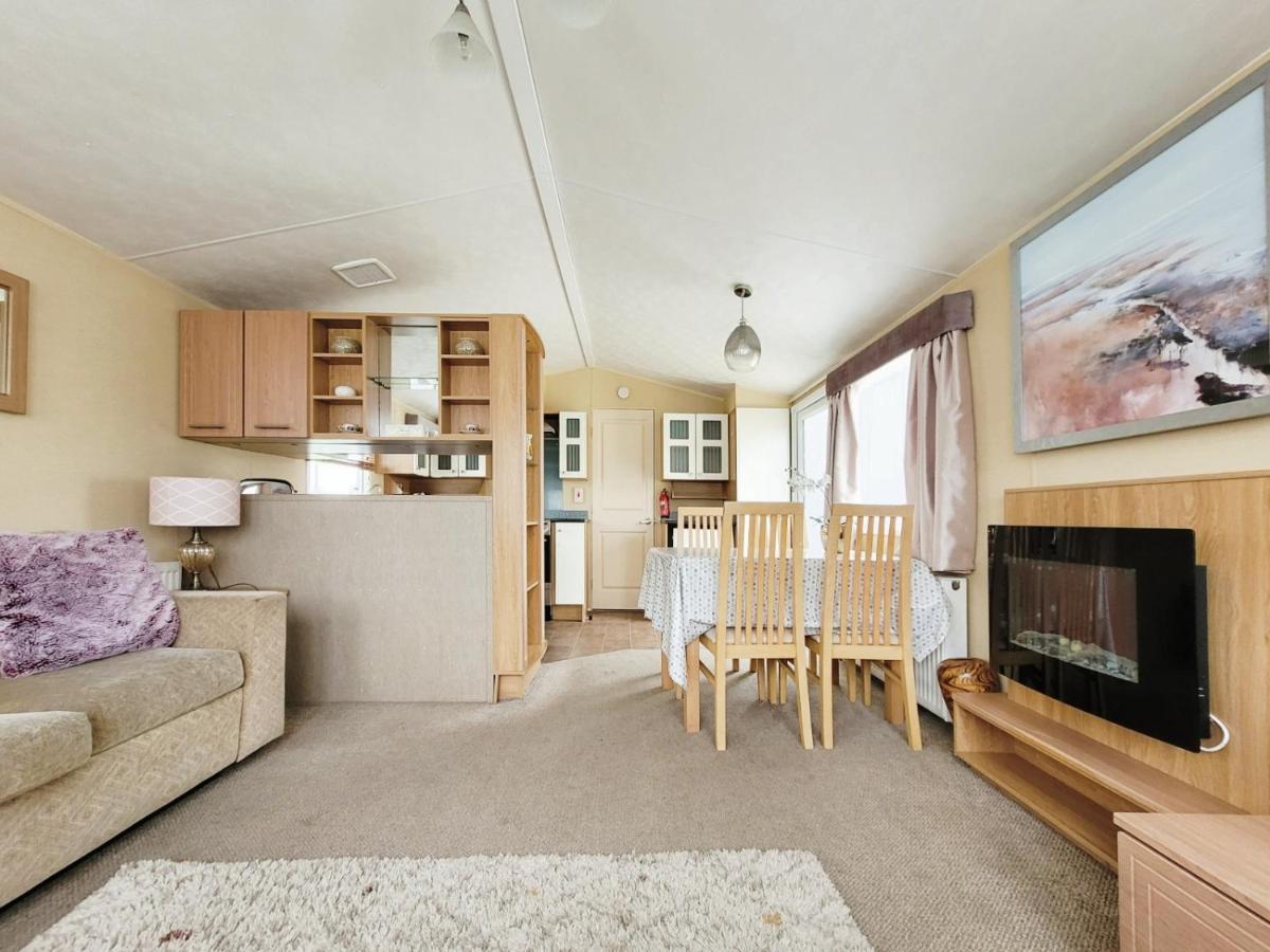 Caravan In The Cotswolds Villa Cirencester Exterior photo